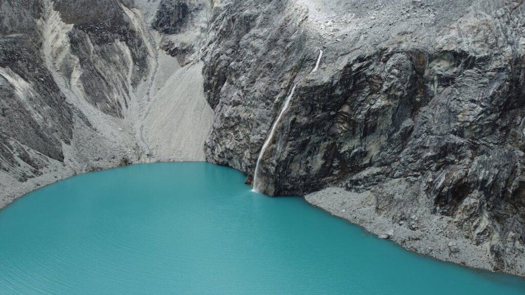 Parque com montanhas no Peru