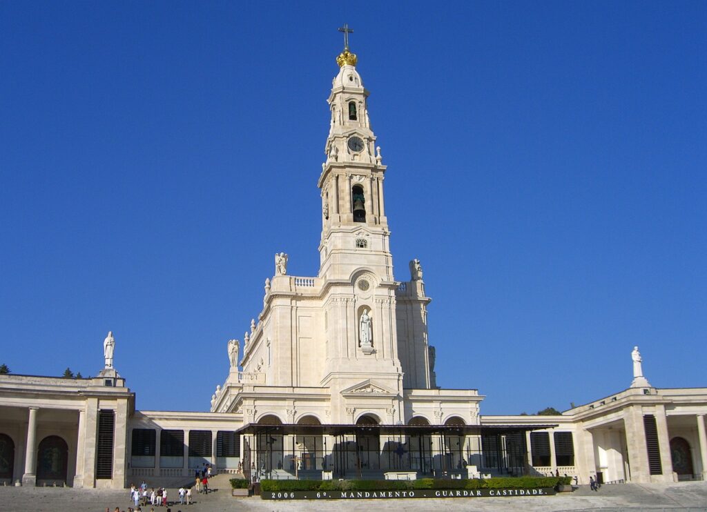 Basílica de Nossa Senhora do Rosário de Fátima